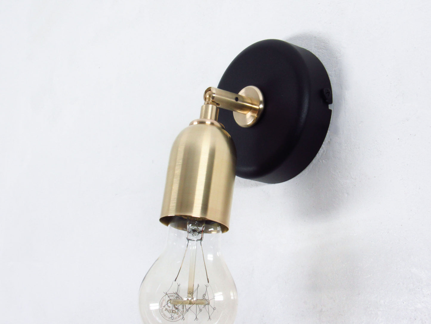 Pivot Modern Brass Wall Light–Restrained Industrial Task Sconce