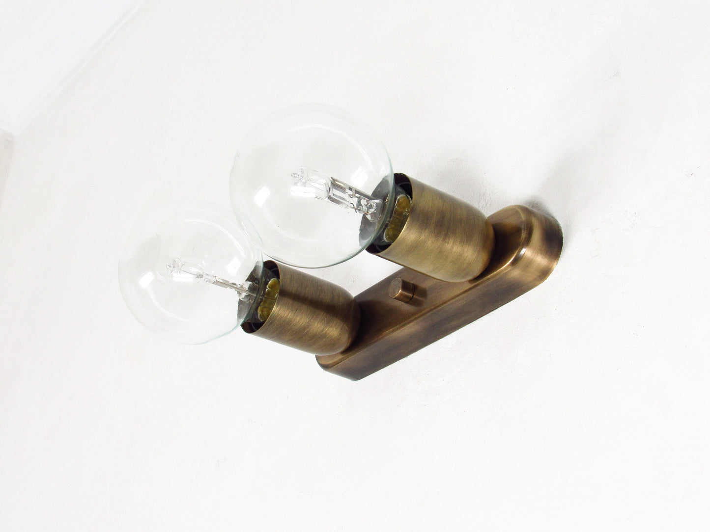 Metal Bar Vanity Light — Versatile Minimal Sconce
