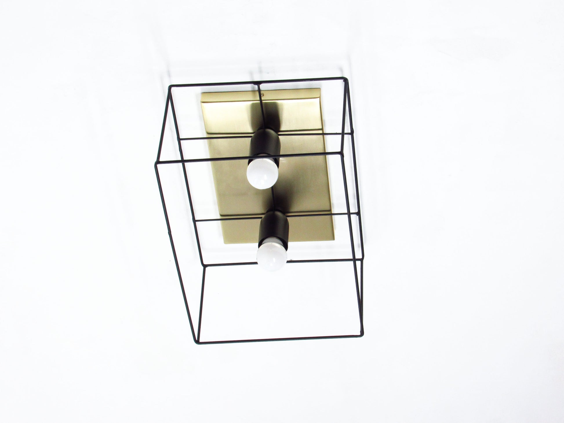 Modern Geometric Light with Golden Plate - BLACK VERSION - ON THE CEILING