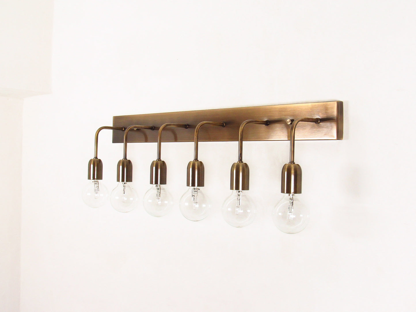 Linear Vanity Light — Minimal Bracket Cluster