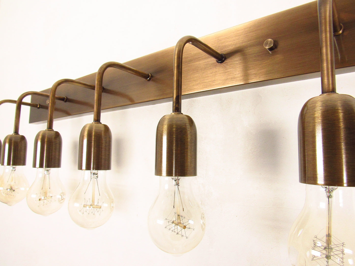 Linear Vanity Light — Minimal Bracket Cluster