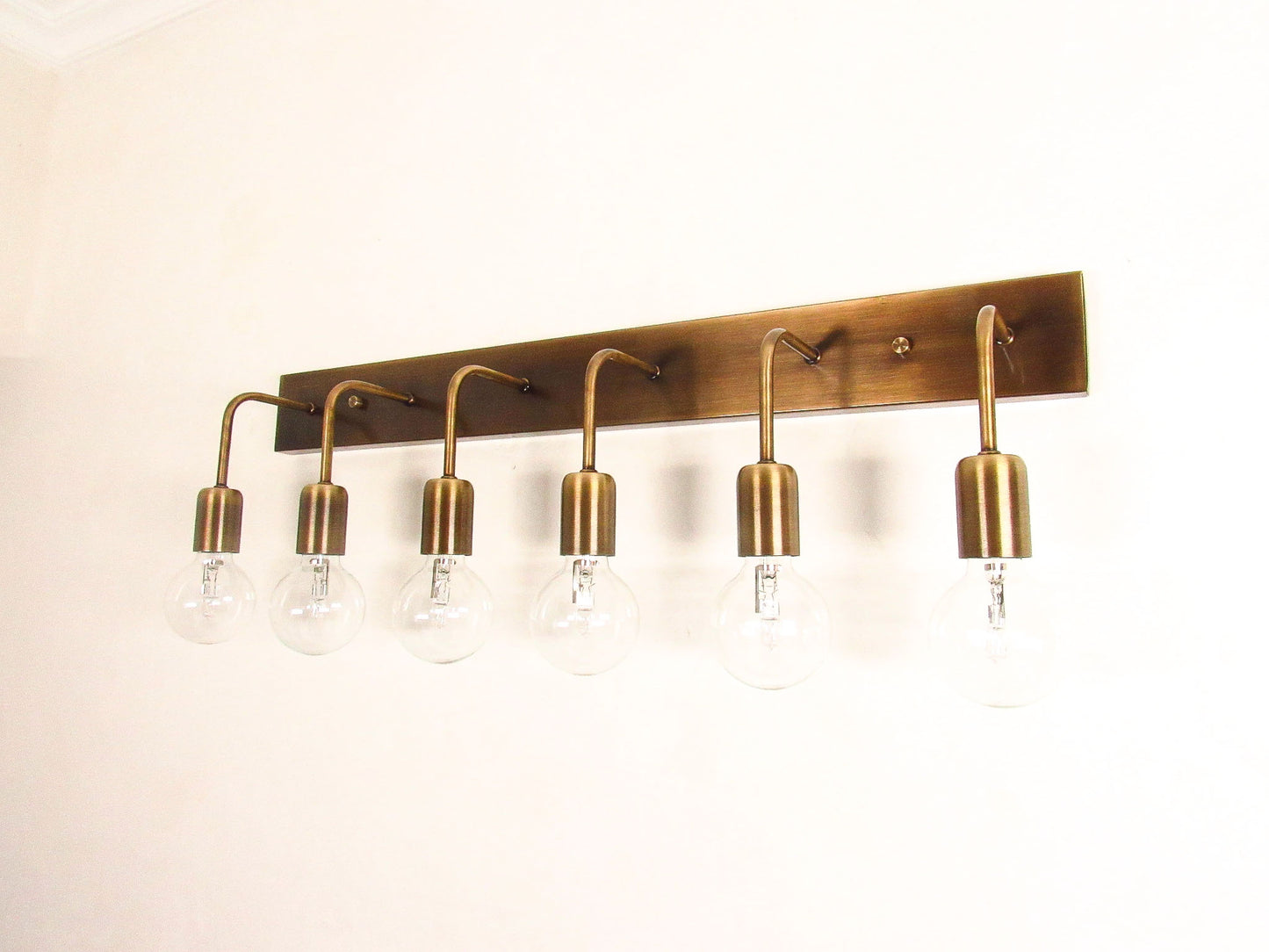 Linear Vanity Light — Minimal Bracket Cluster