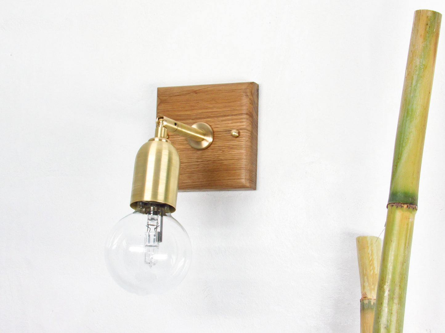 Oak Pivot Wall Light–Adjustable Brass Sconce