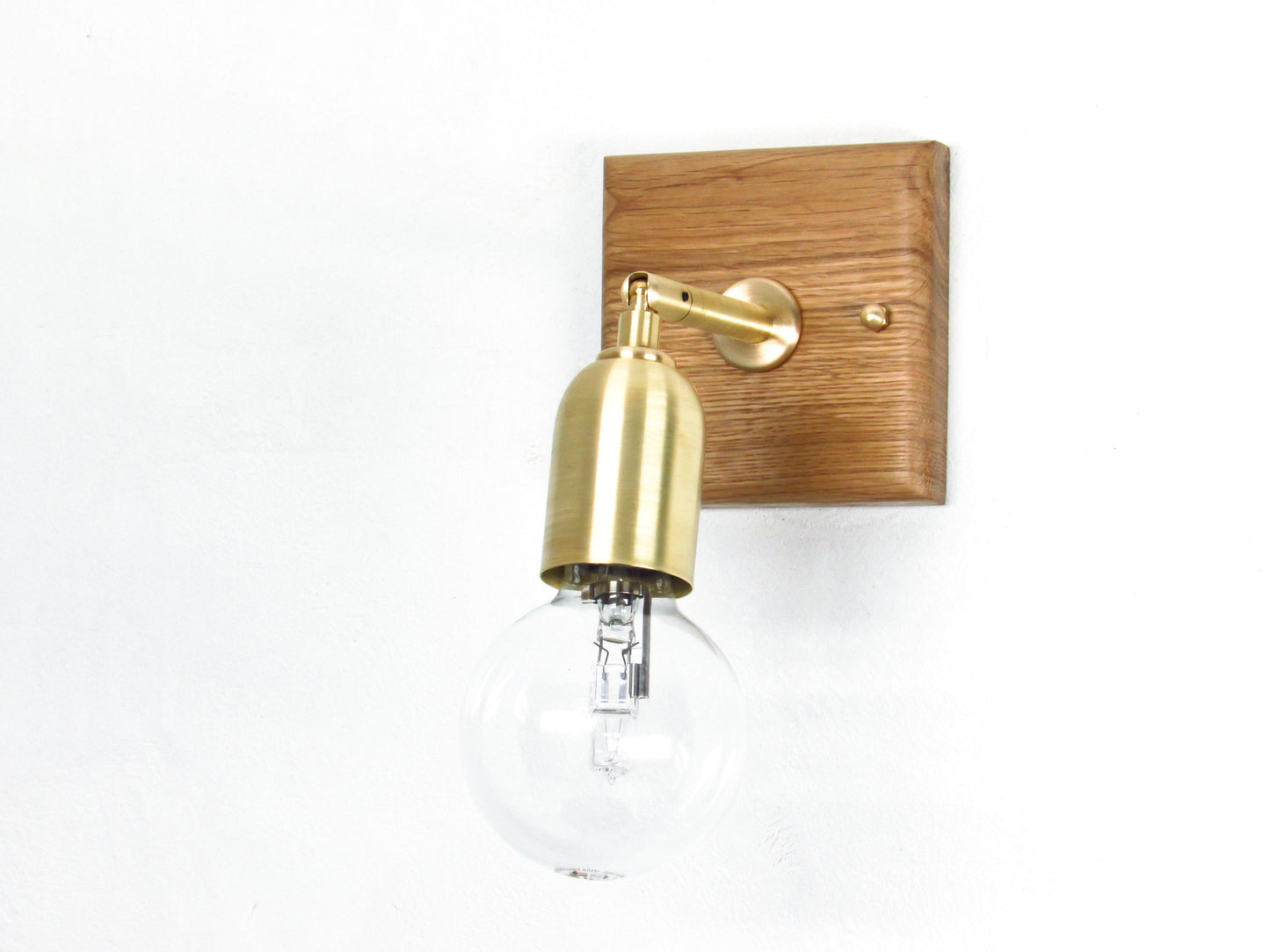 Oak Pivot Wall Light–Adjustable Brass Sconce