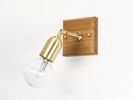 Oak Pivot Wall Light–Adjustable Brass Sconce