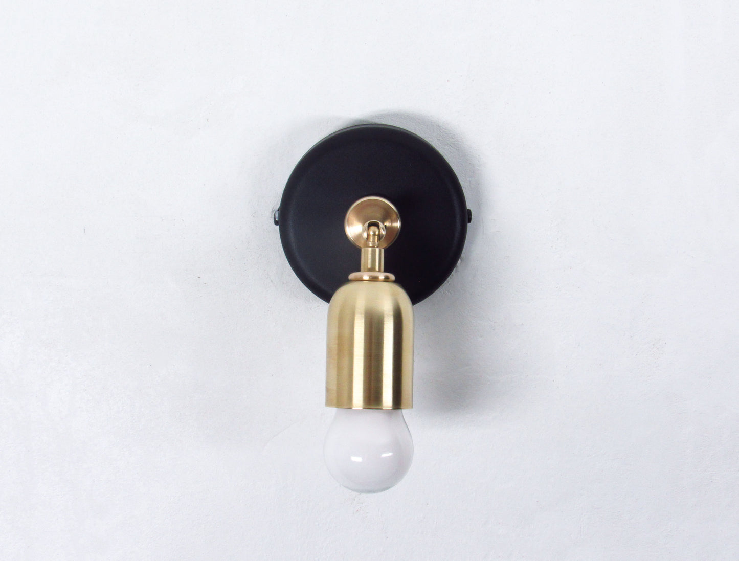 Pivot Modern Brass Wall Light–Restrained Industrial Task Sconce